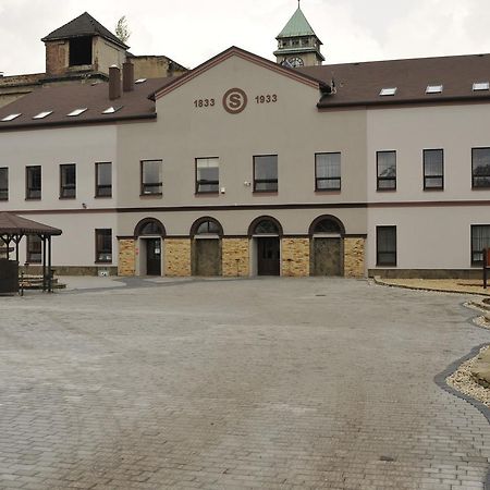 Stary Dwor Bed & Breakfast Zywiec Bagian luar foto