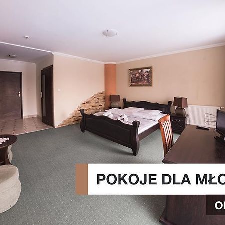 Stary Dwor Bed & Breakfast Zywiec Bagian luar foto