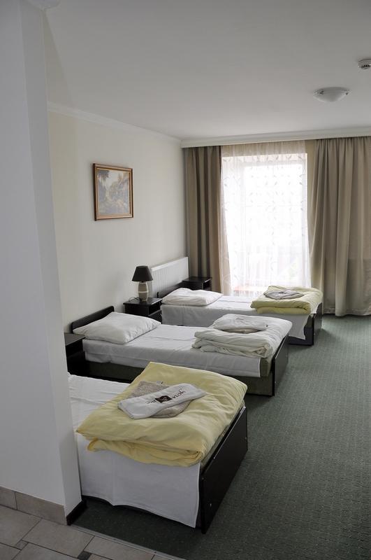 Stary Dwor Bed & Breakfast Zywiec Bagian luar foto