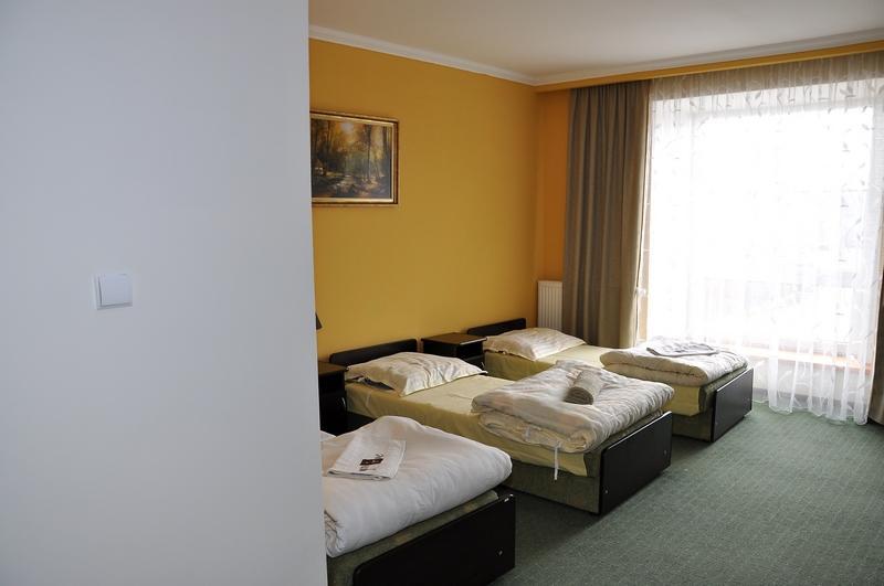 Stary Dwor Bed & Breakfast Zywiec Bagian luar foto